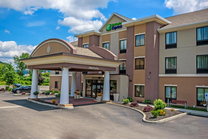 호텔 Holiday Inn Express And Suites   Bradford, An Ihg