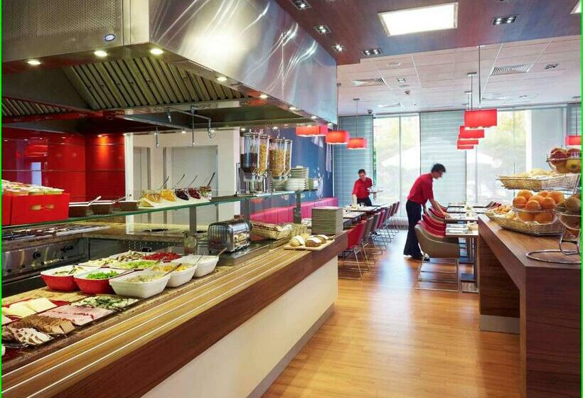 호텔 Ibis Warszawa Reduta