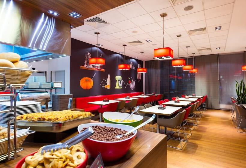 호텔 Ibis Warszawa Reduta