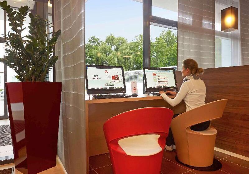 호텔 Ibis Warszawa Reduta