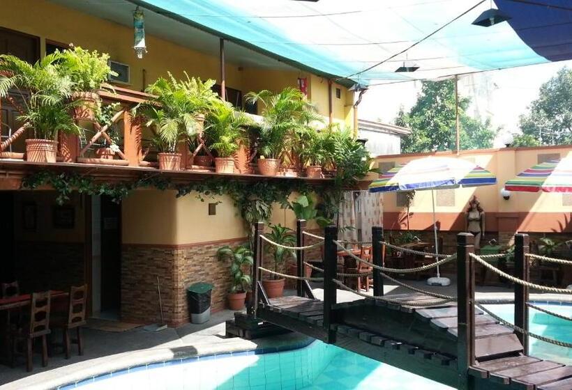 Kokomos Hotel And Restaurant