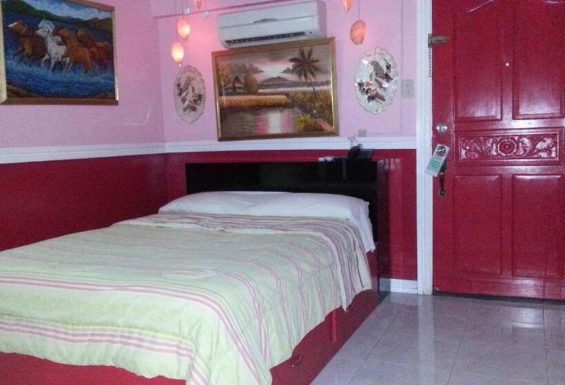 Kokomos Hotel And Restaurant