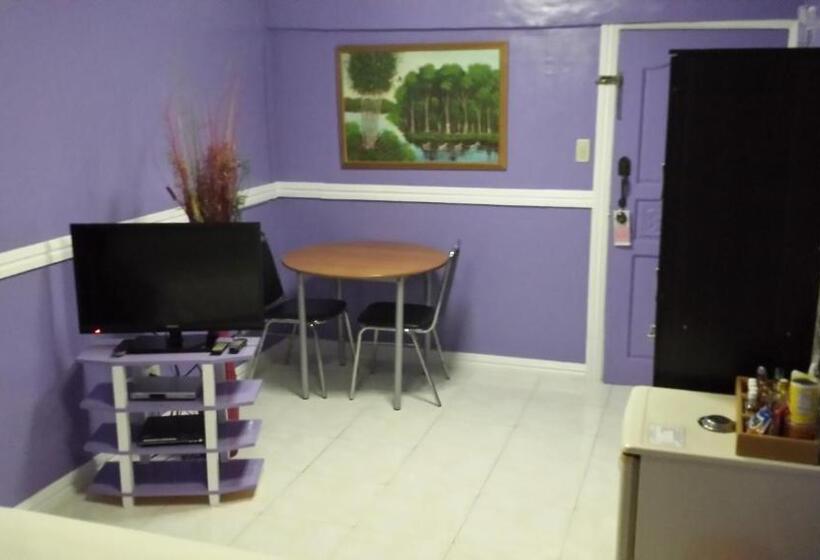 Kokomos Hotel And Restaurant