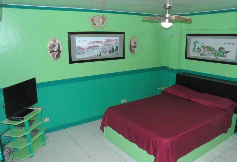 Kokomos Hotel And Restaurant