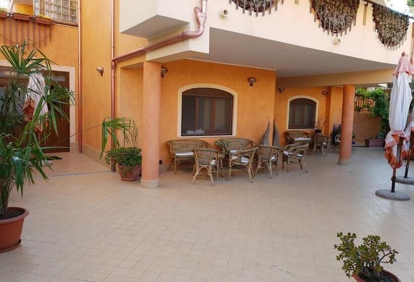 Отель La Dolce Vita