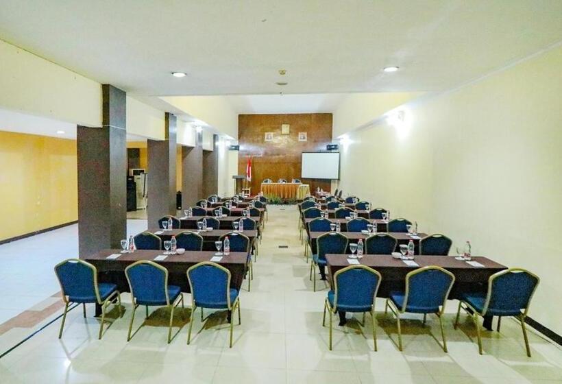 酒店 Marlin Pekalongan