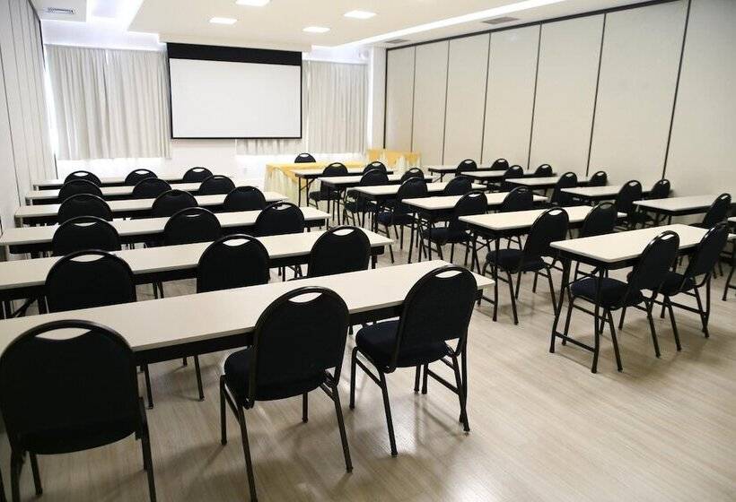 Mogano Business Hotel Eletroposto