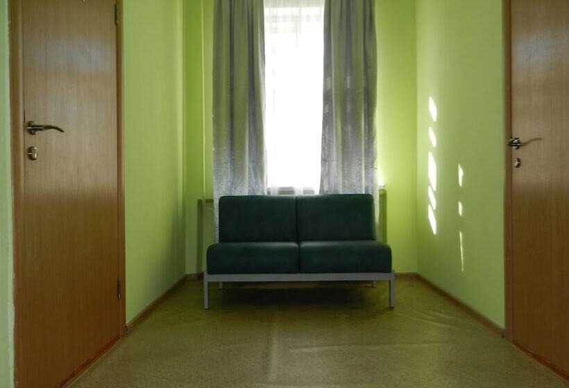 فندق Na Sapernom