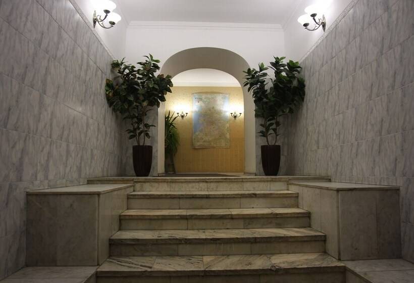 فندق Na Sapernom