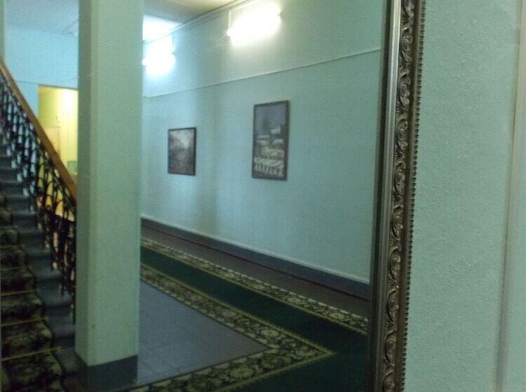 فندق Na Sapernom