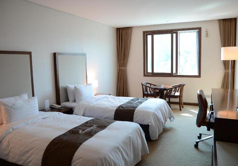 Отель Narsha Tourist