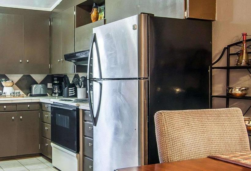 هتل Old Mill & Suites