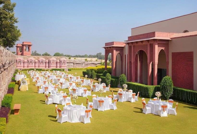 בית מלון כפרי Orchha Palace And Convention Centre