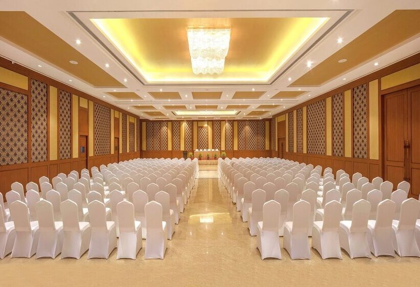 בית מלון כפרי Orchha Palace And Convention Centre