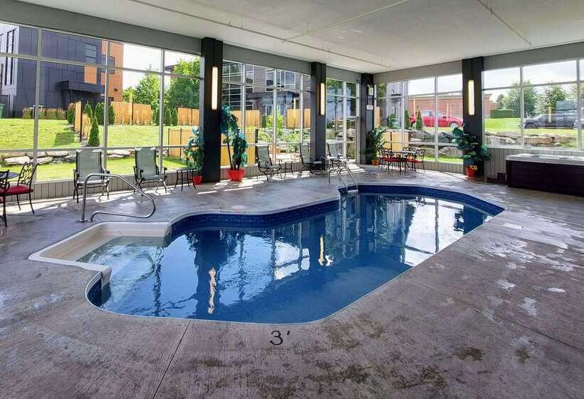 בית מלון כפרי Quality Inn & Suites Victoriaville