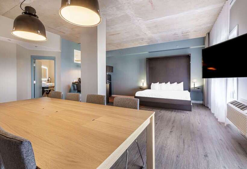 בית מלון כפרי Quality Inn & Suites Victoriaville