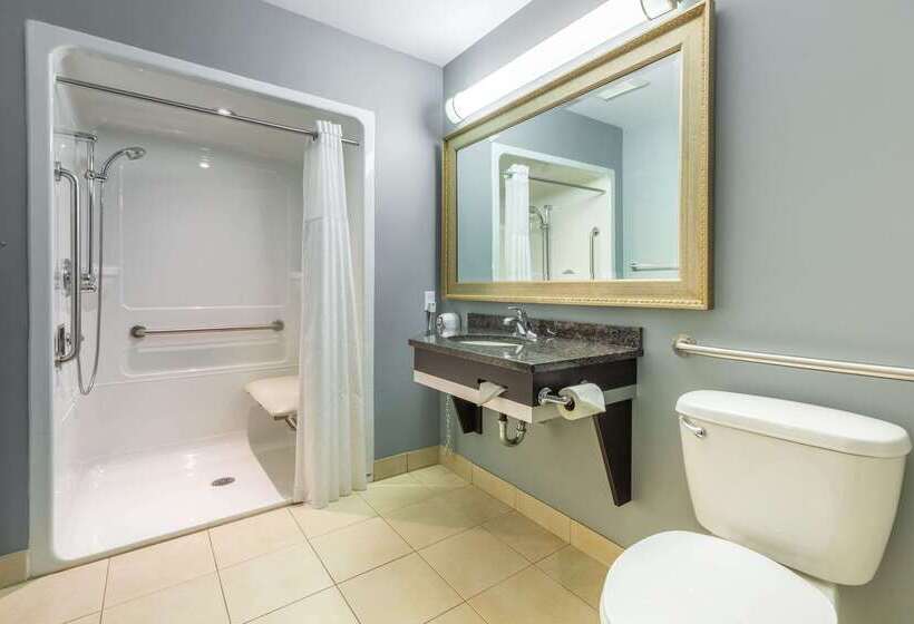 فندق Quality Inn & Suites Victoriaville