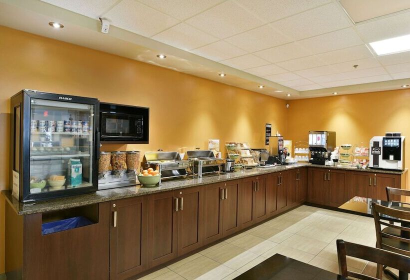 בית מלון כפרי Quality Inn & Suites Victoriaville