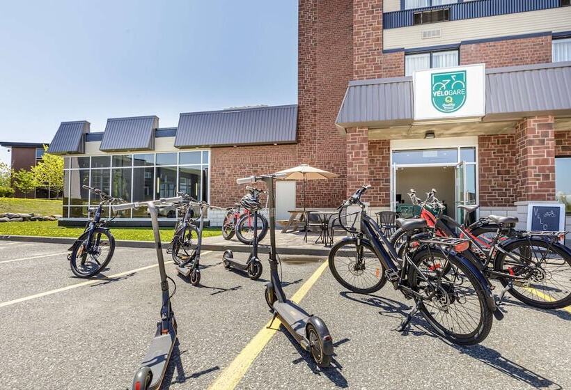 בית מלון כפרי Quality Inn & Suites Victoriaville