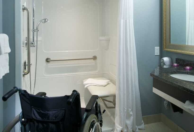 فندق Quality Inn & Suites Victoriaville