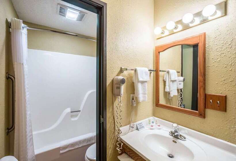 هتل Quality Inn