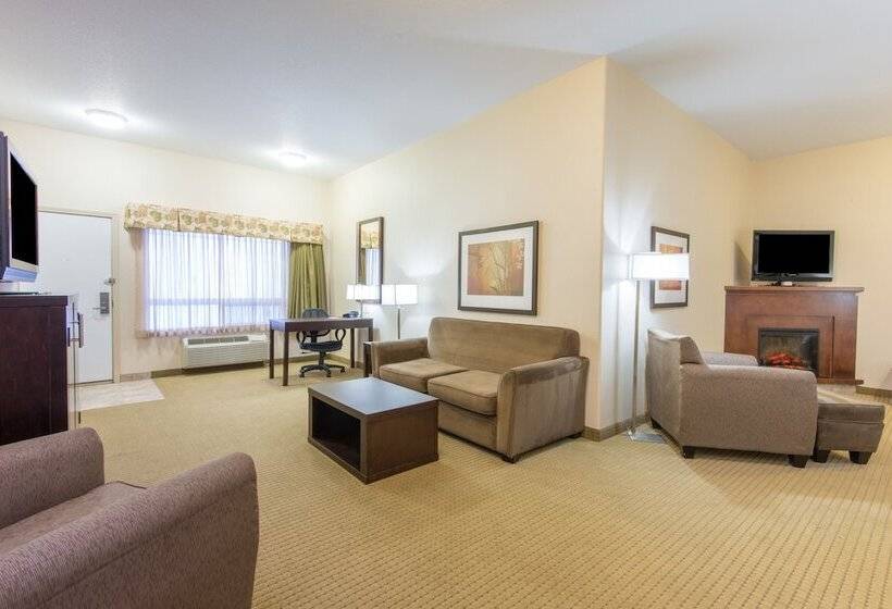 فندق Ramada By Wyndham Lac La Biche