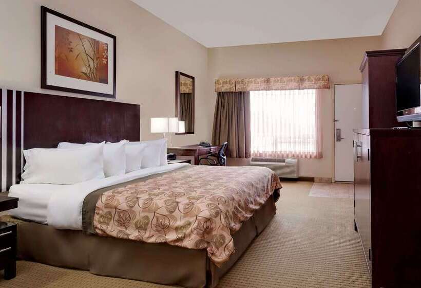 فندق Ramada By Wyndham Lac La Biche