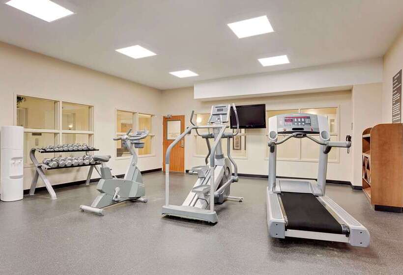 فندق Ramada By Wyndham Lac La Biche