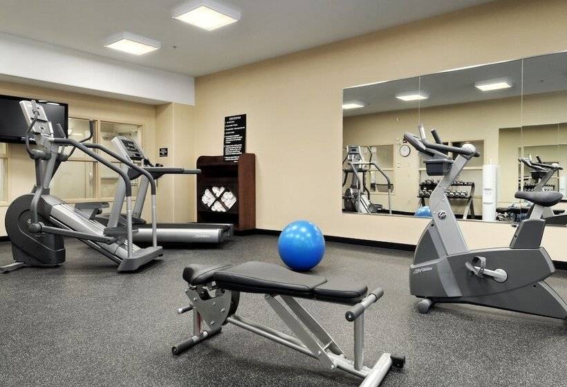 فندق Ramada By Wyndham Lac La Biche