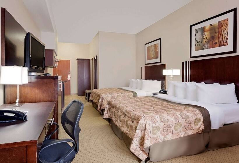 فندق Ramada By Wyndham Lac La Biche