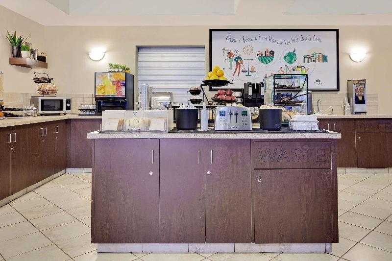 فندق Ramada By Wyndham Lac La Biche