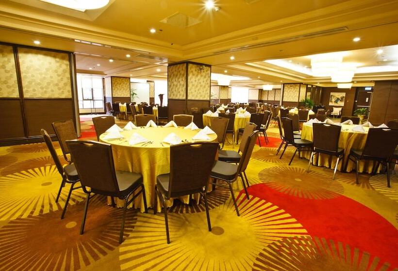 Отель Ramada By Wyndham Manila Central