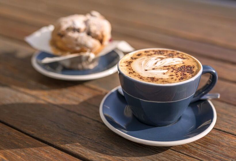 هتل Ramada By Wyndham Marcoola Beach