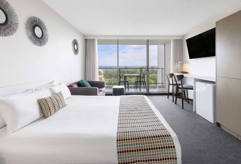 هتل Ramada By Wyndham Marcoola Beach