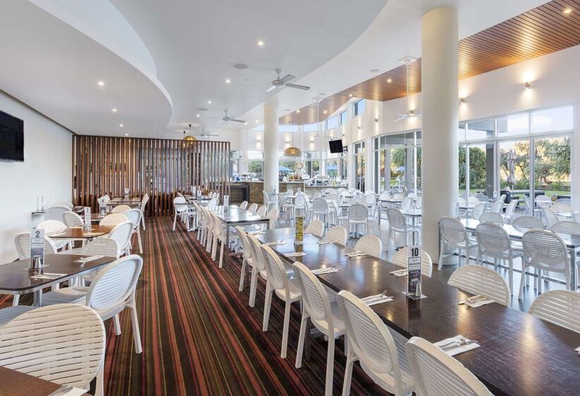 هتل Ramada By Wyndham Marcoola Beach