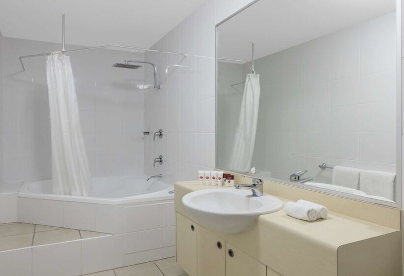 فندق Ramada By Wyndham Marcoola Beach