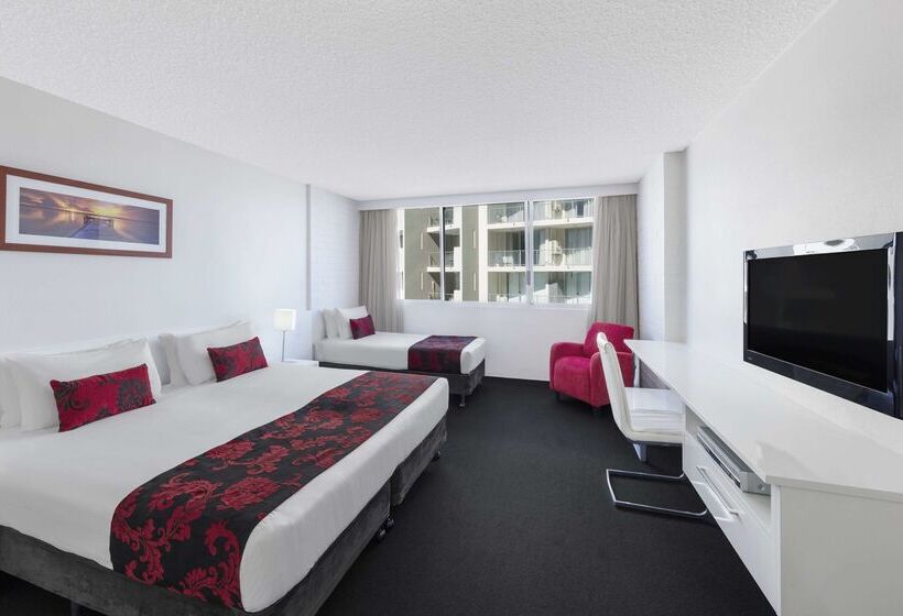 هتل Ramada By Wyndham Marcoola Beach