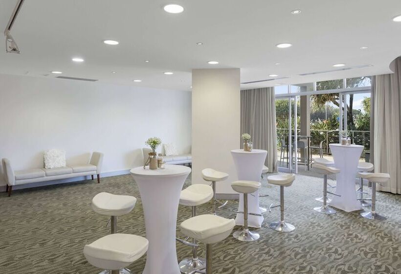 هتل Ramada By Wyndham Marcoola Beach