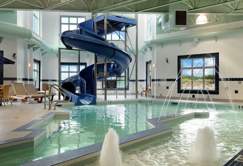 Hotel Ramada By Wyndham Wainwright