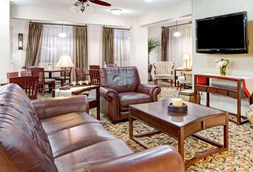 فندق Ramada By Wyndham West Memphis