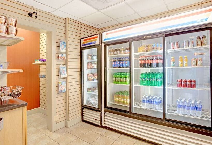 ホテル Ramada By Wyndham West Memphis