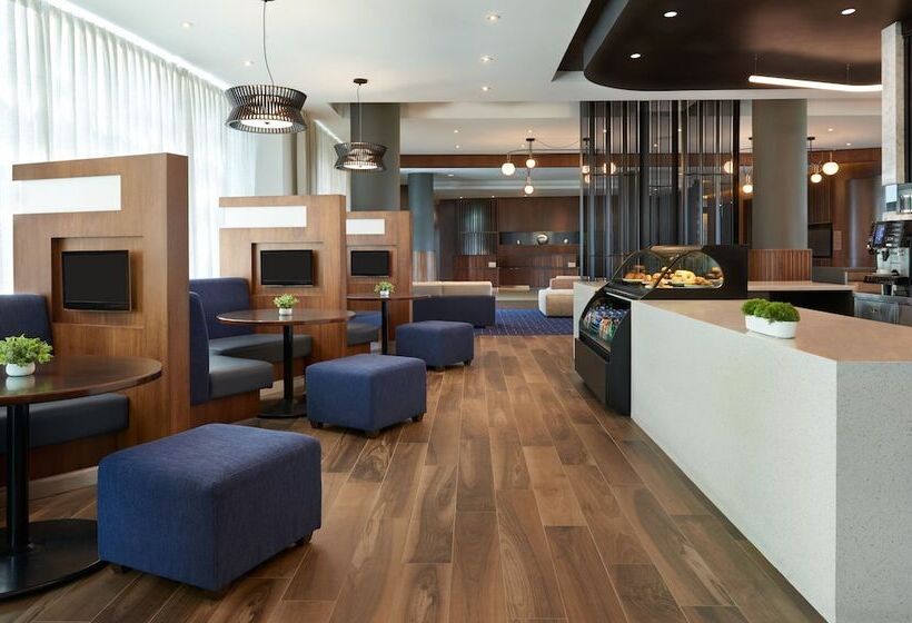 Szálloda Courtyard By Marriott Calgary Airport