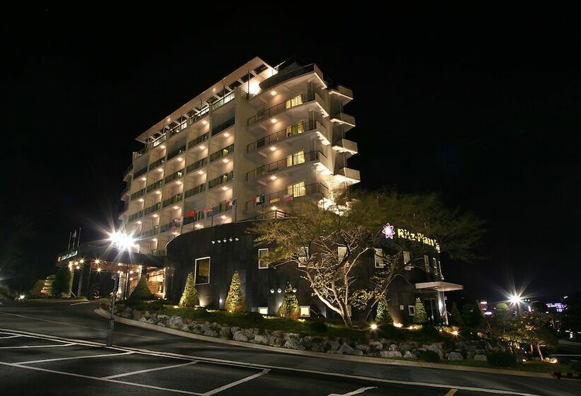 Отель Ritz Plaza