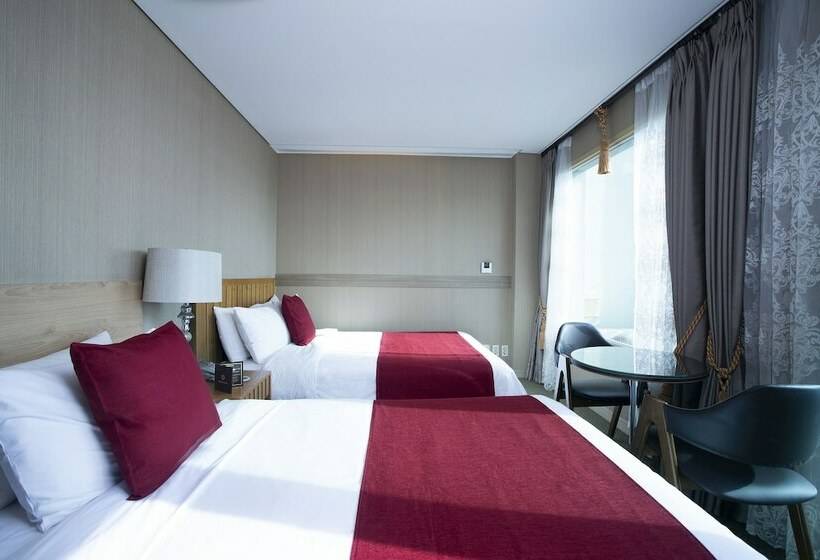 Отель Ritz Plaza