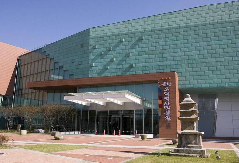 Отель Ritz Plaza