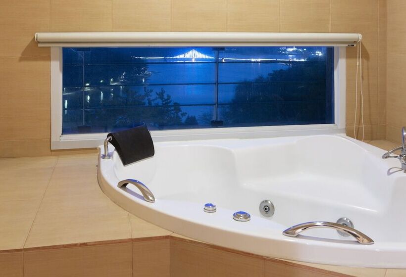 Отель Ritz Plaza