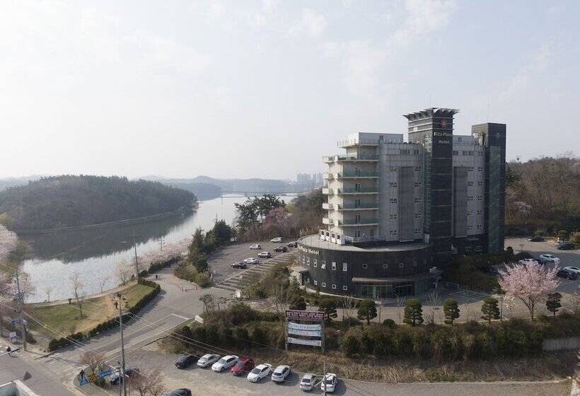 Отель Ritz Plaza