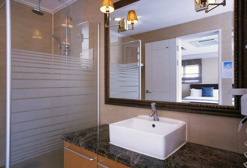 Отель Ritz Plaza