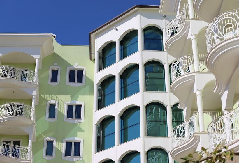هتل Smeraldo Suites & Spa