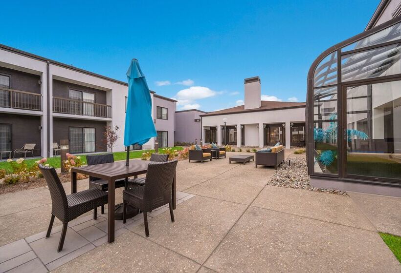 בית מלון כפרי Sonesta Select Detroit Auburn Hills